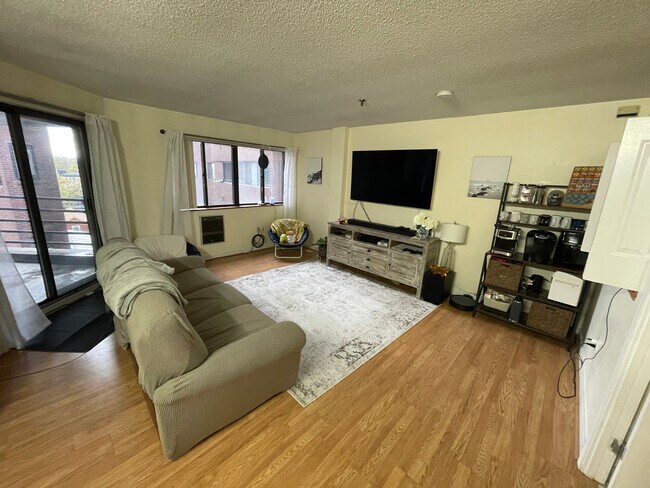 Photo - 147 Kelton St Unit 715