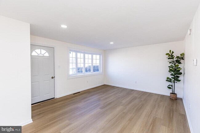 Photo - 1117 Circle Dr