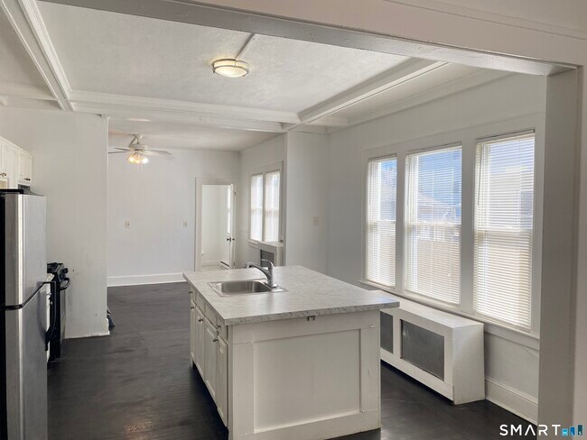 54-56-56 Westbourne Pkwy Unit 1st floor