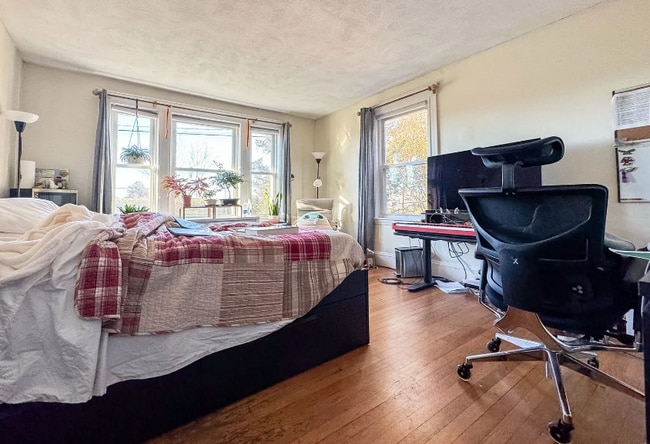 Photo - 36 Manet Rd