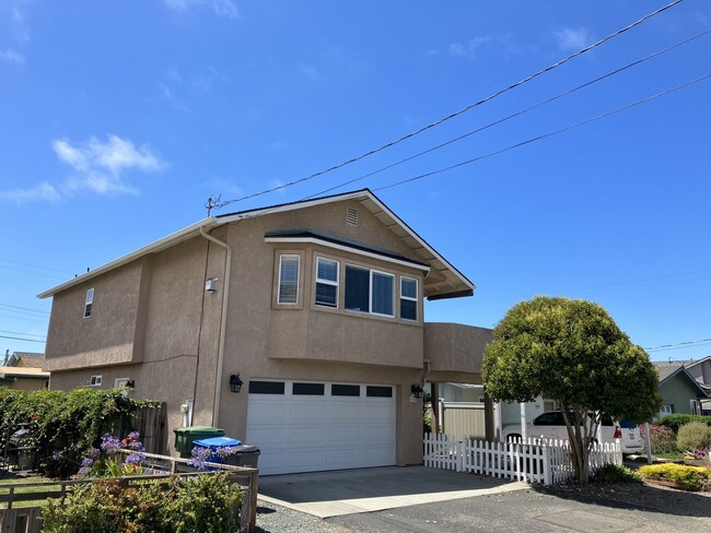 Building Photo - North Morro Bay - 3 Bedrooms