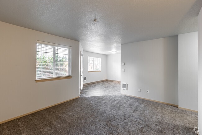 2BR, 2BA - 910SF