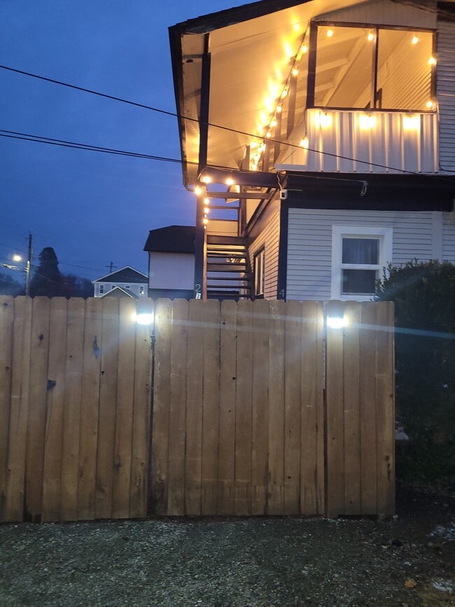 Photo - 303 E Indiana Ave