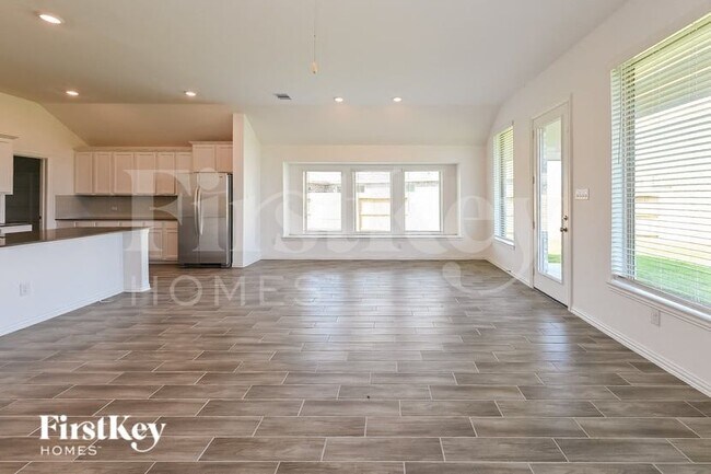 Photo - 14907 Lake Shore Ave