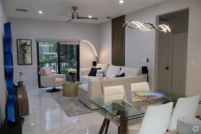 Building Photo - 8363 NW 41st St Unit DORAL CUSTOM UPGRADED Rental