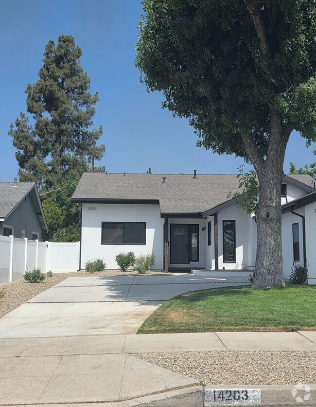 Building Photo - 14283 San Jose St Rental
