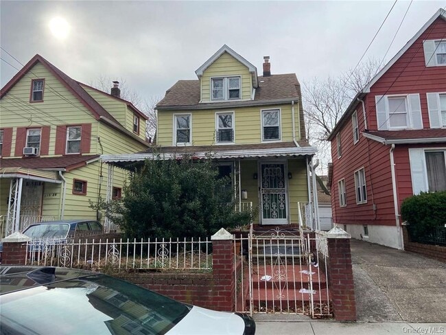 Building Photo - 215-22 112th Ave