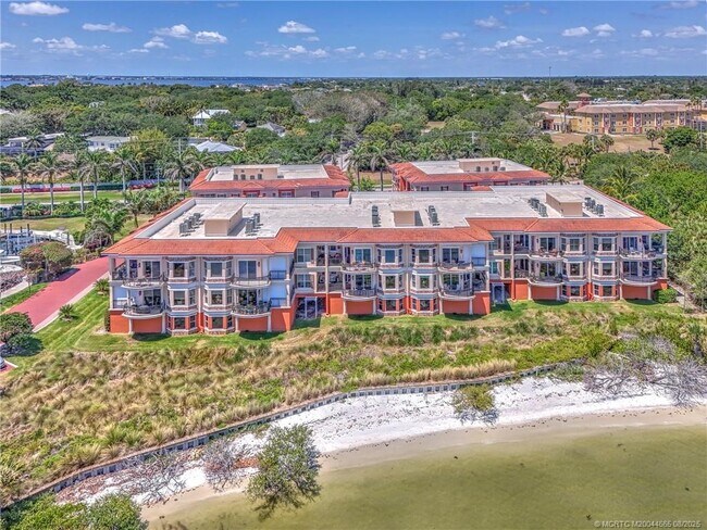 Building Photo - 1528 NE Outrigger Landings Dr Unit 208 Rental