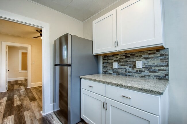 Photo - 731 10th St N