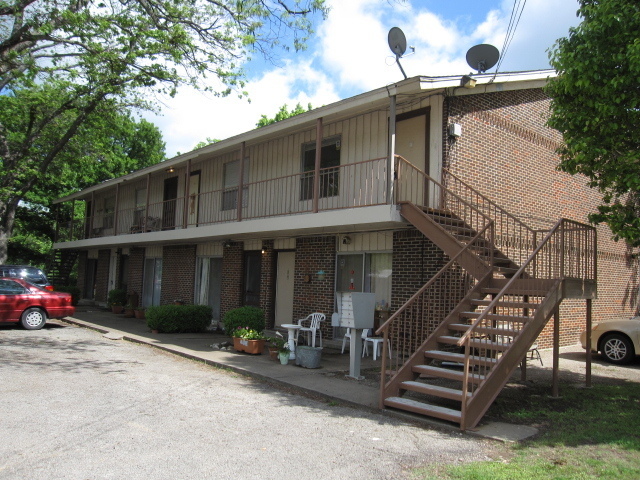 1/1 - ALL BILLS PAID - LAUNDRY ONSITE - lo... - 1/1 - ALL BILLS PAID - LAUNDRY ONSITE - lo... Townhome