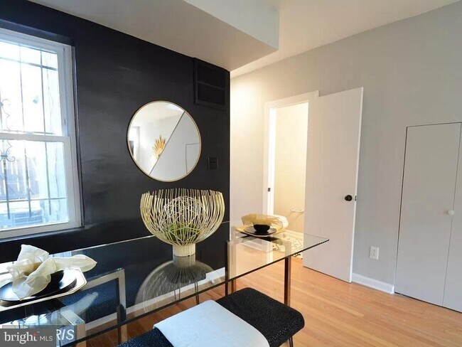 Photo - 624 14th Pl NE