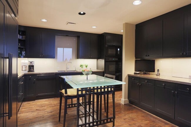 Photo - 1111 Hermann Dr Unit 379.2