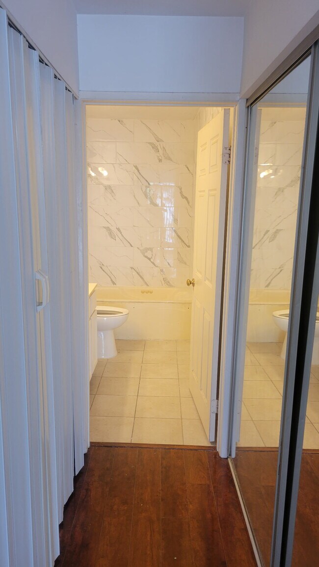 Photo - 10960 Ashton Ave Unidad 208