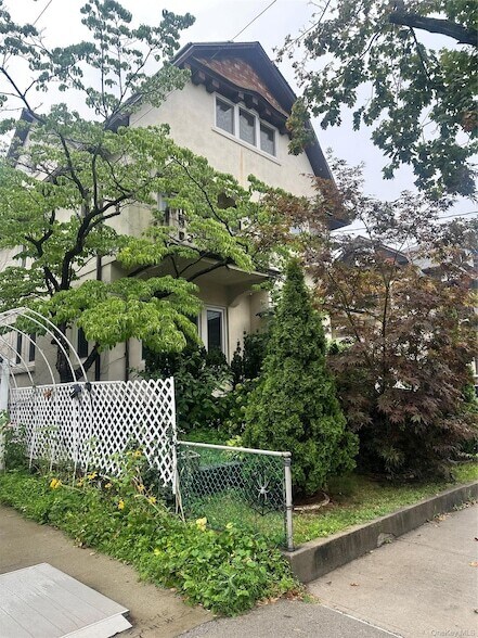 409 W 261st St Unit 2