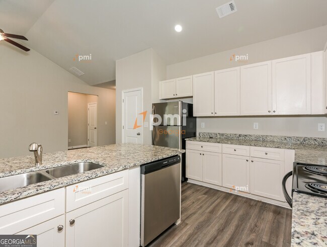 Photo - 145 Loudoun Dr