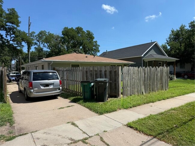 Photo - 2748 Apple St Unit 2748