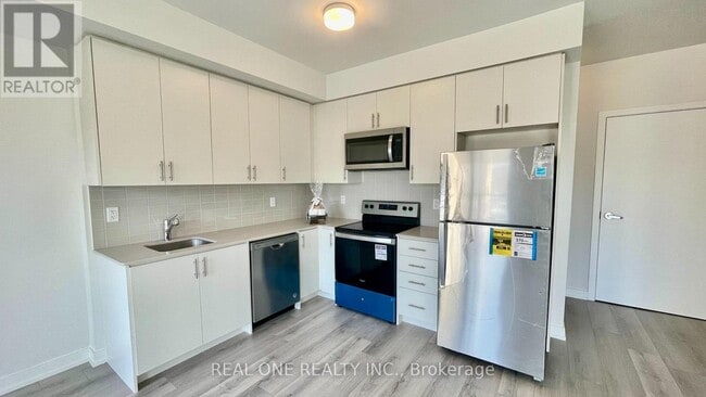 Photo - 3562 Colonial Dr