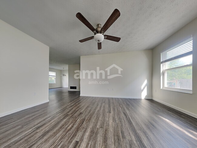 Photo - 918 Arthur St