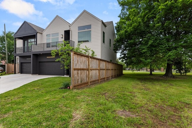 3512 Mosley Ct