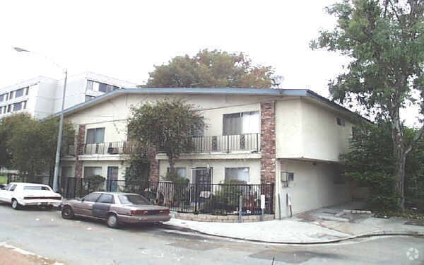 Photo - 15163 Sherman Way