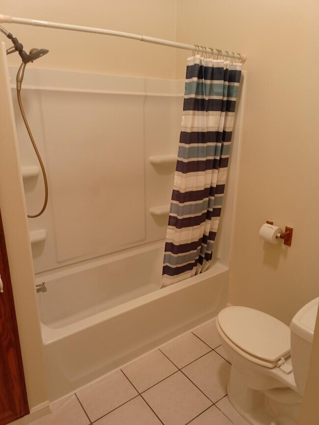 Photo - 418 Manitowoc St Unit 418