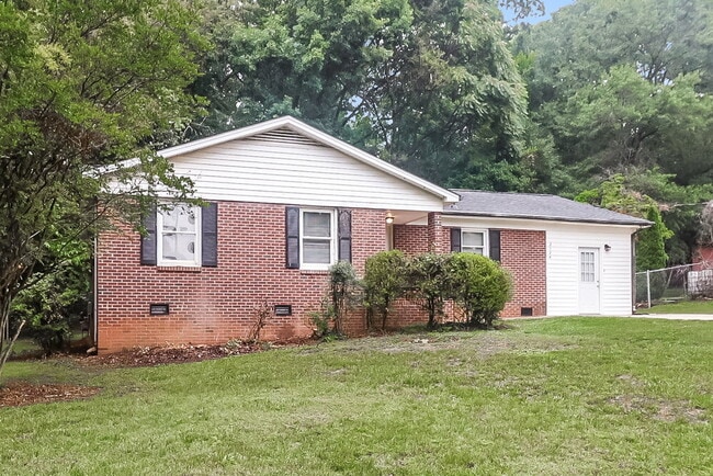 Photo - 2124 Foxhunt Dr