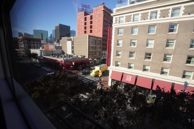 Photo - 777 Sixth Ave Unidad 421
