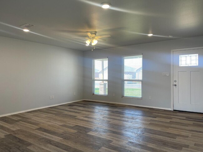 Photo - 8427 10th Pl