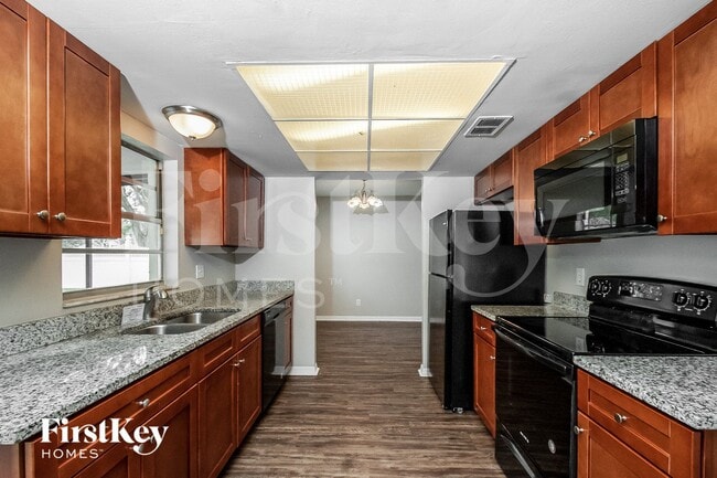 Photo - 2101 Shady Point Ln