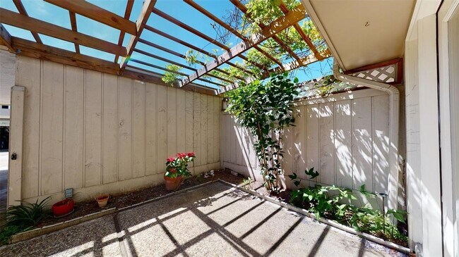 2121 Winrock Blvd Unit 43