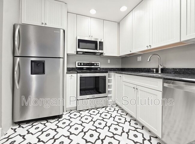 Photo - 892 Claydon Way