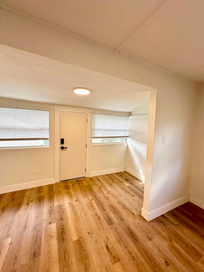 Photo - 2438 9th Ave S