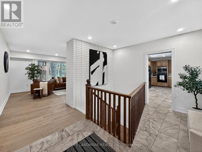 Photo - 284 Woodland Dr