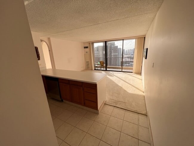 Photo - 411 Hobron Ln