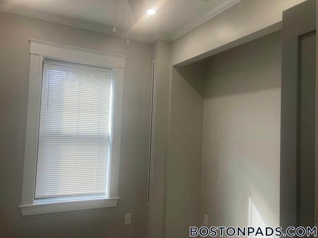Photo - 1572 Commonwealth Ave Unidad 2