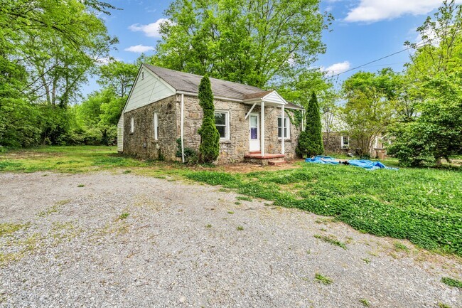 Building Photo - 3315 Brick Church Pike Rental