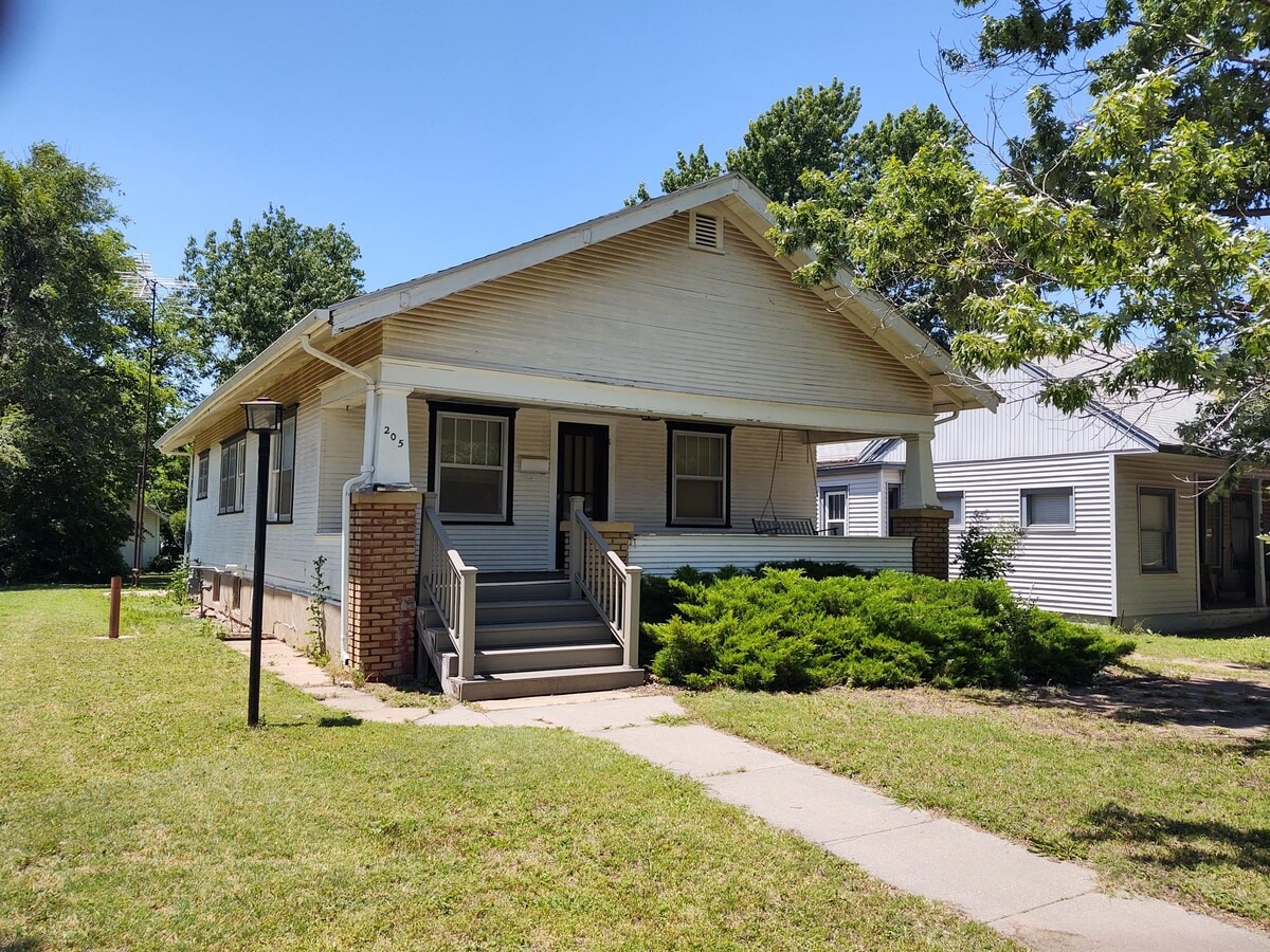 Photo - 205 N Park Ave