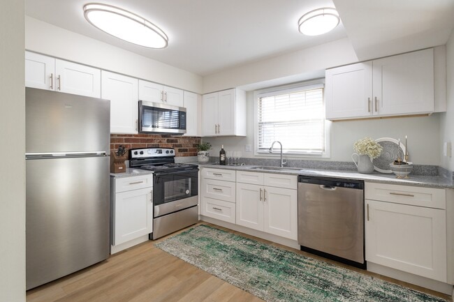 Monon Place I - Townhome Kitchen