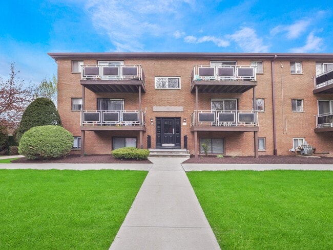 Building Photo - 27 Tanager Rd Unit 2701 Rental
