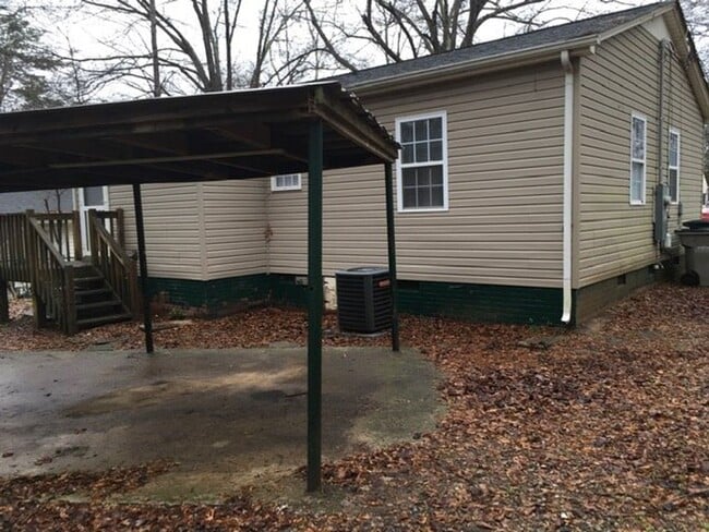 Photo - 803 Circle View Dr