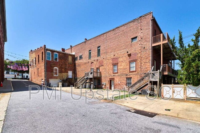 Building Photo - 101 Silver St Unit 101