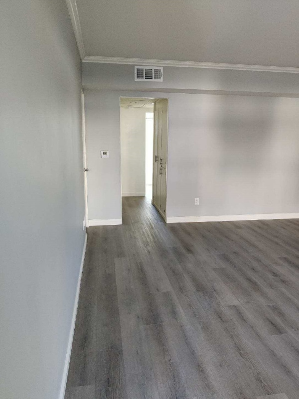 Photo - 19055 Sherman Way