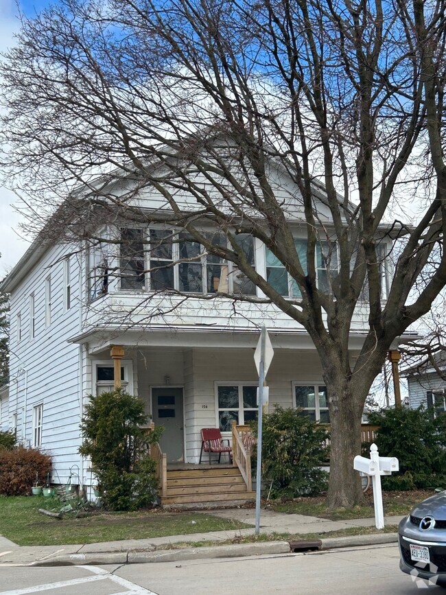 Building Photo - 160 S Hickory St Rental
