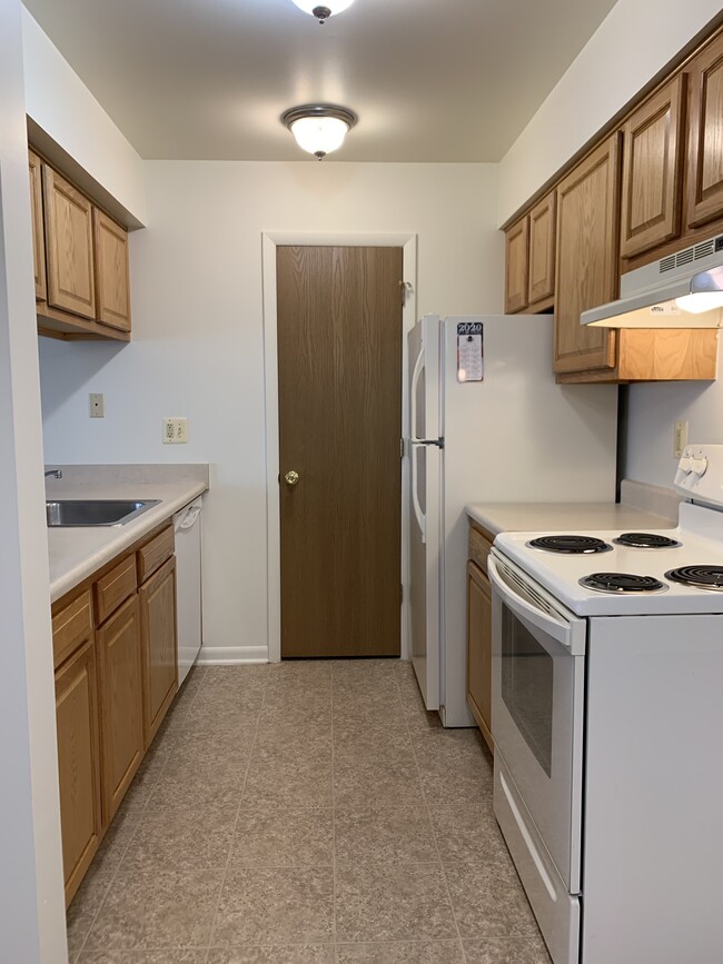 Hickory Square Apartments Imlay City, MI