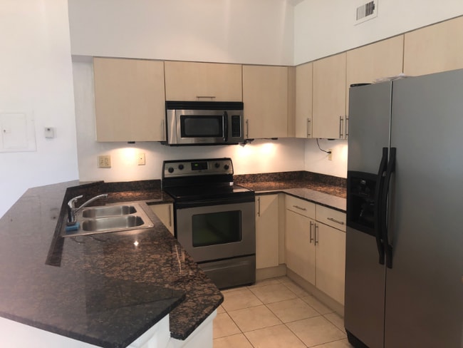 Building Photo - 2550 SW 18th Terrace Rental