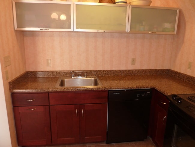 Building Photo - 749 S Millvale Ave