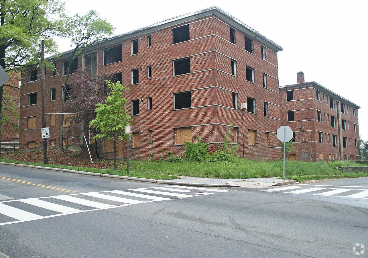 Photo - 2585 Naylor Rd SE