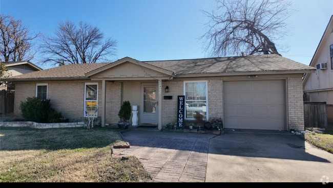 Building Photo - 4002 Yellowstone St Rental