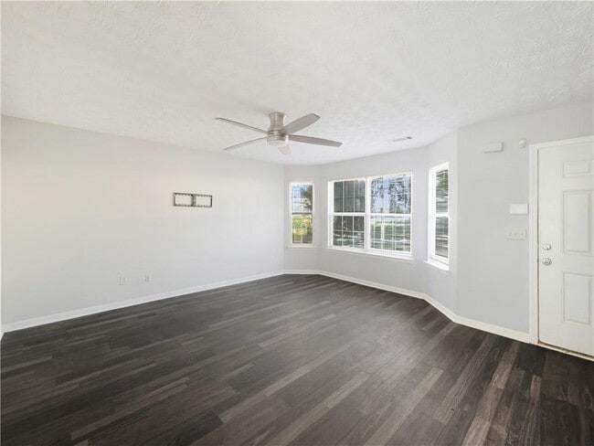 Photo - 5539 Pineridge Ct