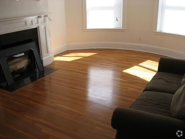 Building Photo - Top-tier and beautiful apartment